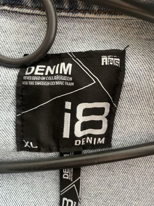 Джинсова курткаа