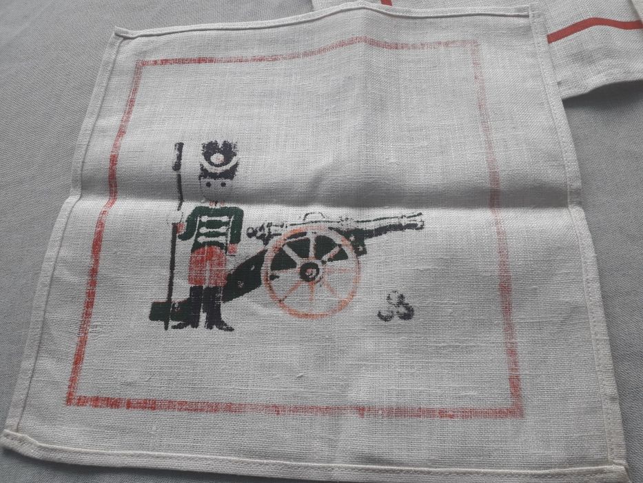 Stare serwety z żołnierzykami nieużywane rok około 1978