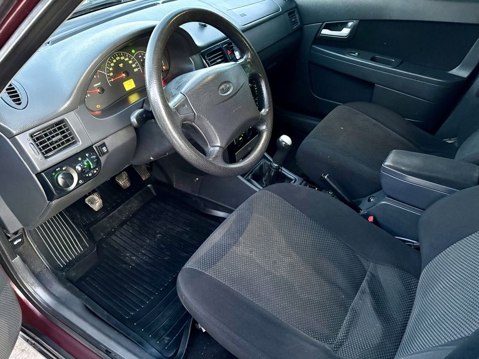 Lada Priora  2012 рік Ідеал