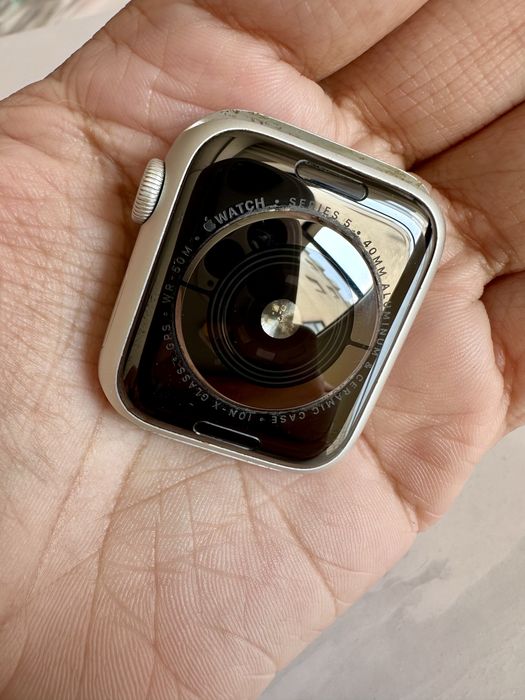 Apple Watch Series 5 40mm Prata +  Caixa + Carregador + 4 Pulseiras Extras