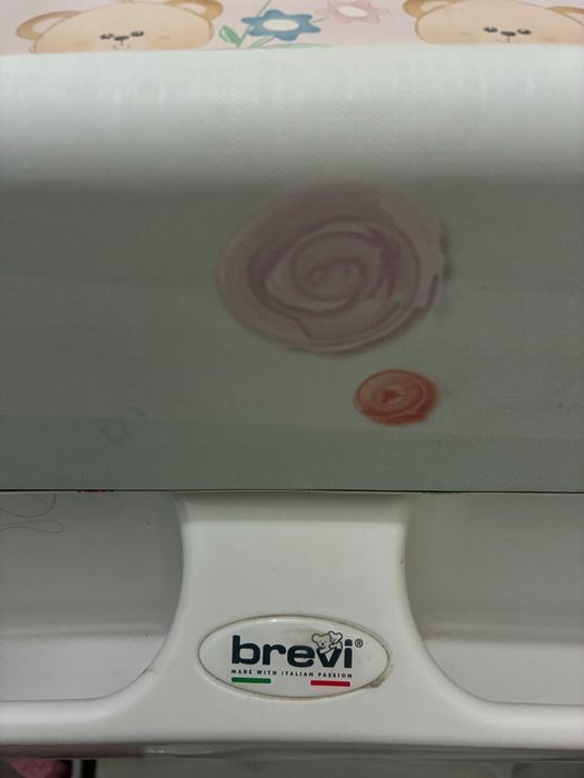 Banheira e muda fraldas de bebe  Brevi