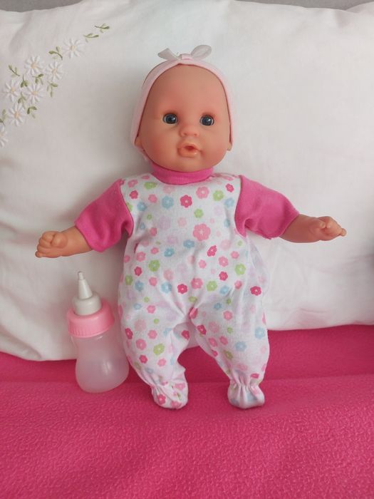 Boneca com biberão