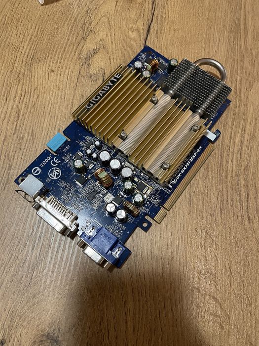 CARTE GRAPHIQUE GIGABYTE GV-NX66T128VP - 128 Mo EUR 20,00 - FR