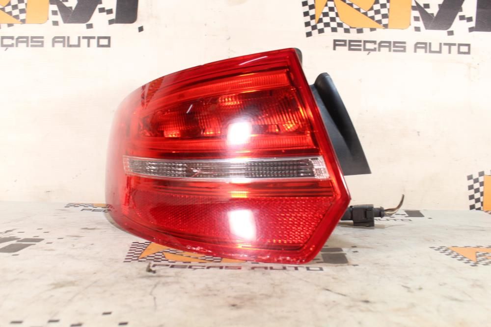 Farolim esquerdo AUDI A3 Sportback (8PA)