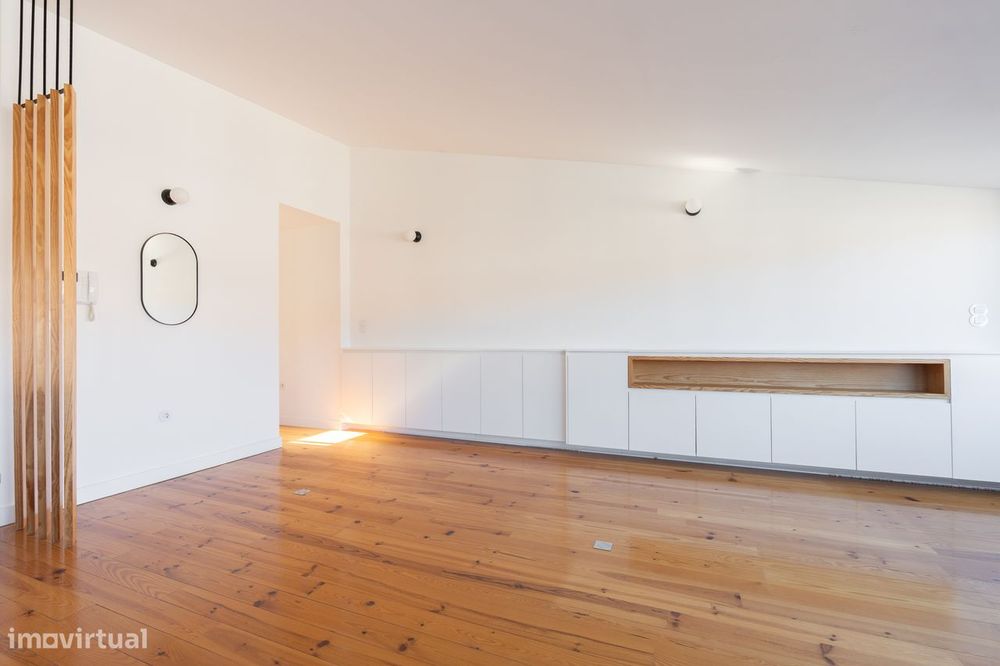 T2+1 moderno com varanda, elevador e ar condicionado