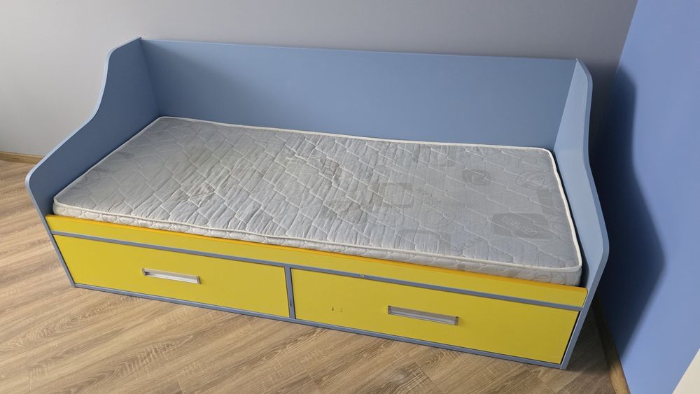 Підліткове ліжко з матрацом і шухлядами