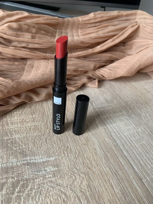 Szminka Eternal Flame Avon nowa