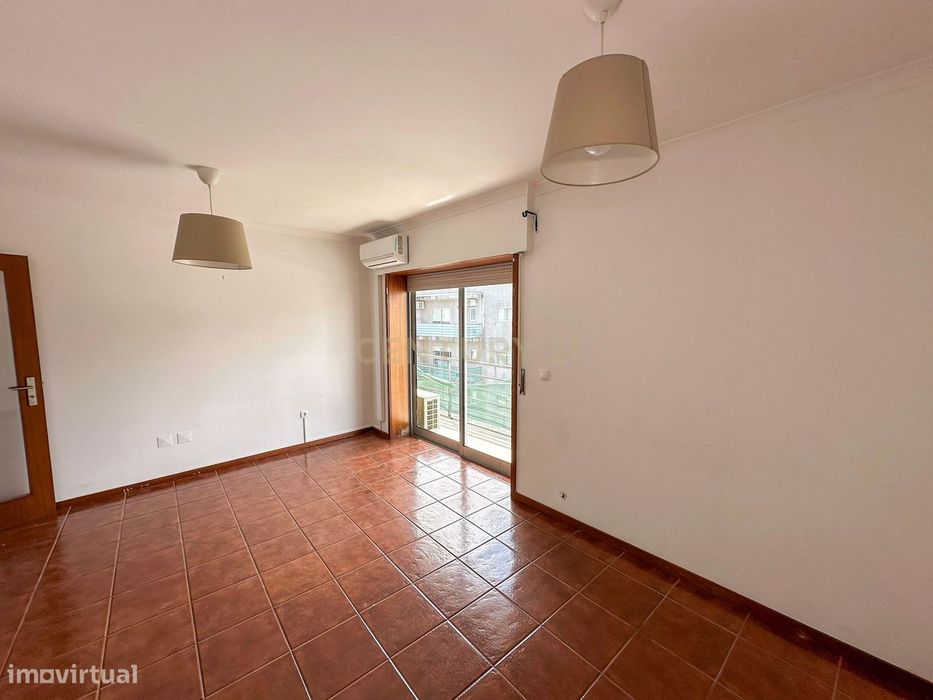 T2 ultimo piso junto ao centro- paredes