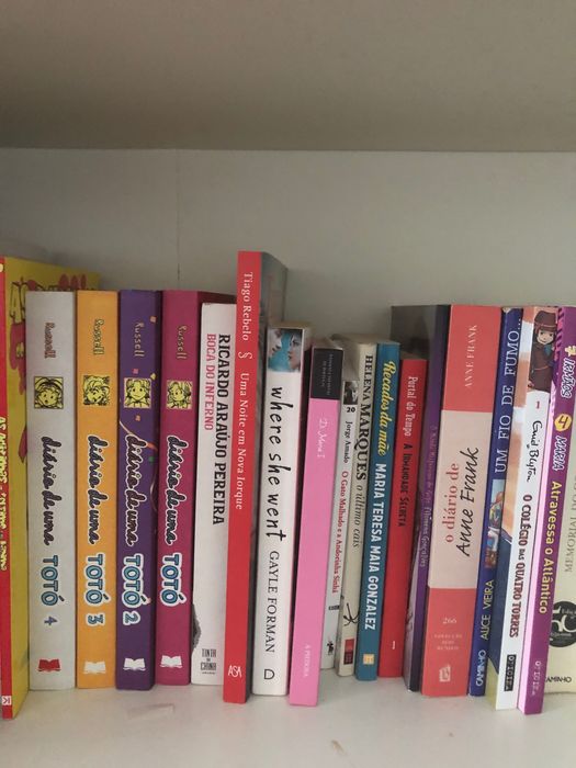 Livros diversos.