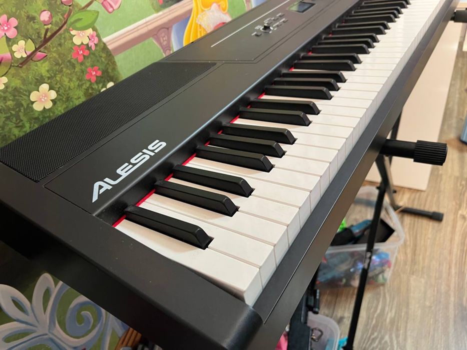 синтезатор Alesis