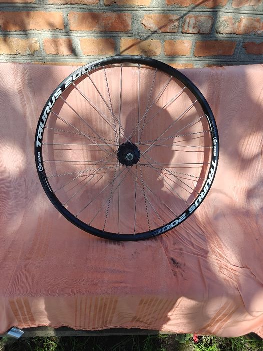 Заднее колесо (26),+ 2 ротора+ покрышка.