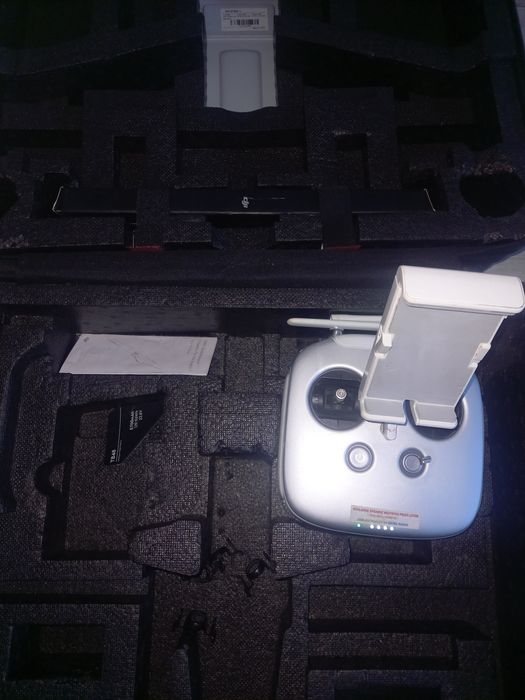 Dron inspajer 1 z waliskom
