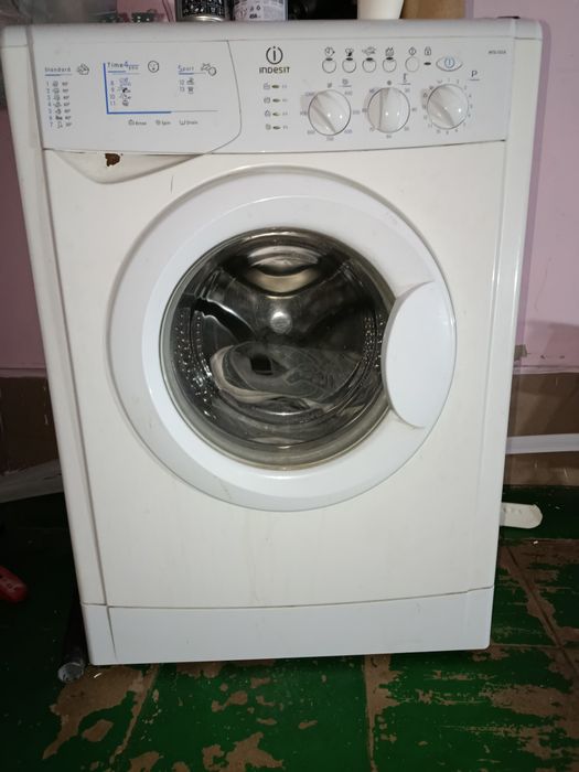 Стиральная машина indesit