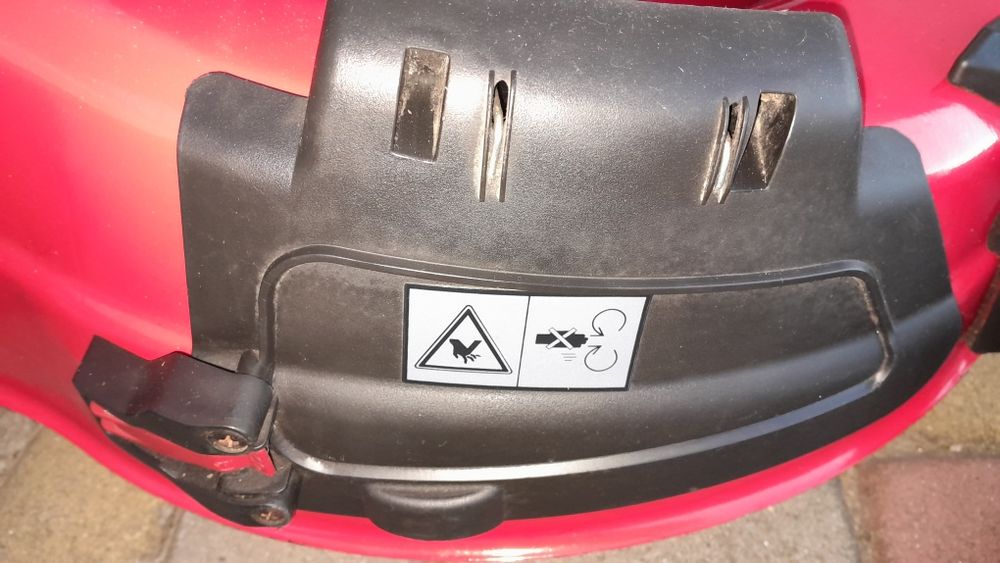 Газонокосарка бензинова самохідна Einhell.