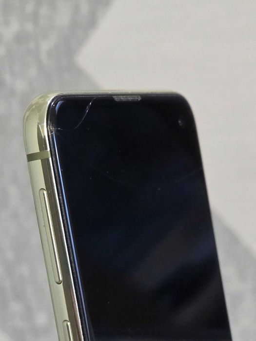 Samsung S10e офіційний , є чек та комплект