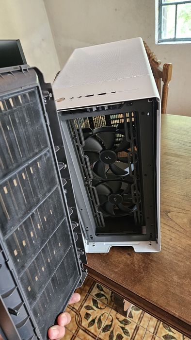 Caixa ATX Fractal Design North Mesh Charcoal Branca