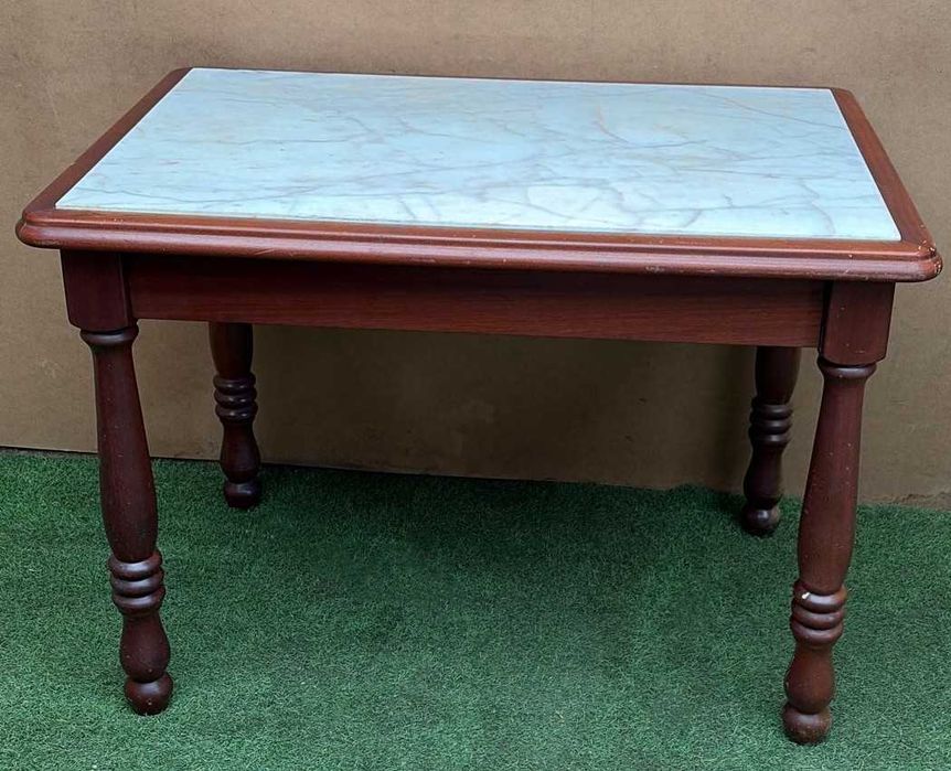 Mesa de cozinha antiga (Anos 70) Medidas Altura 77X74X110 cm