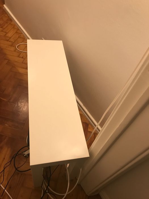 Aparador pequeno de TV