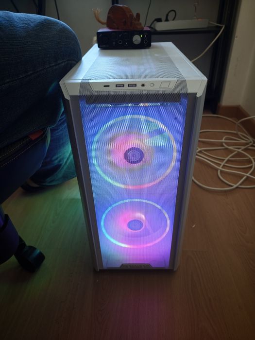 PC gaming CPU AMD 7800x3d gpu 9070xt 2tb e 32gb ddr5