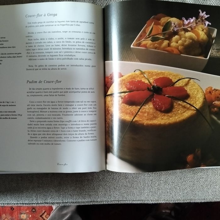 Livro culinária de Maria de Lourdes Modesto