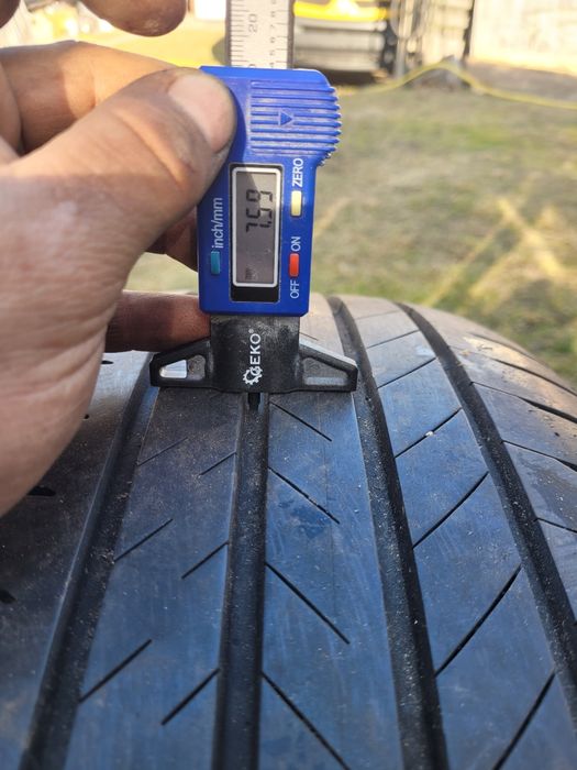 Bridgestone Alenza 001 235/55/19 7.5mm