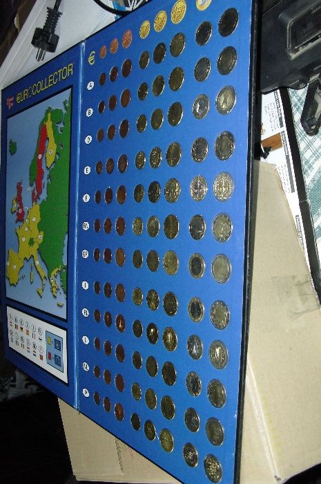 Vendo caderno completo com todas as moedas dos 12 primeiros países €