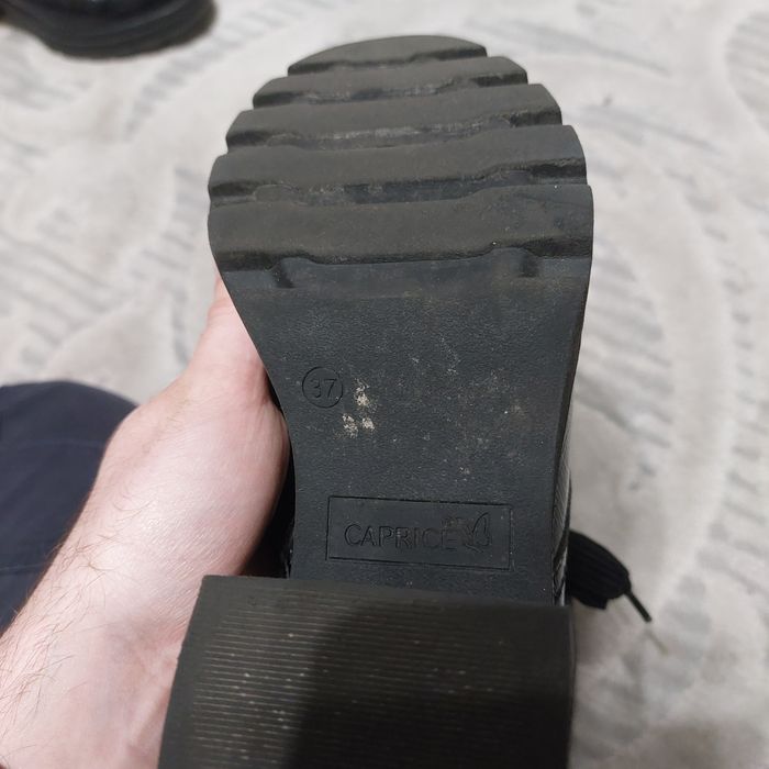 Buty damskie CAPRICE skóra naturalna lakierowana rozmiar 37
