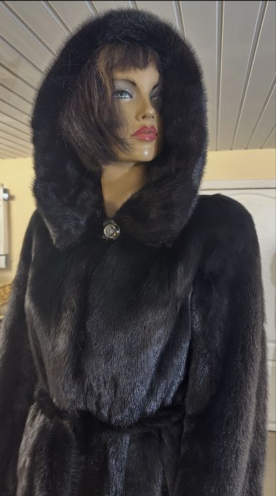 Рр 46.  Норковая шуба ‘ черный халат’ Италия