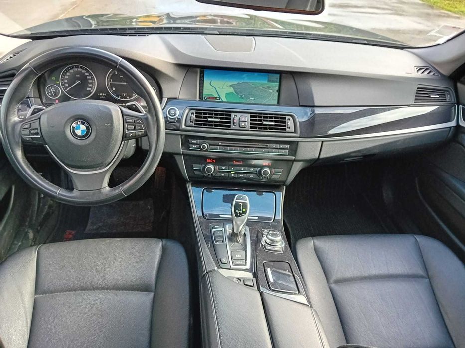 BMW 520 D c/auto - Nacional ( pequeno sinistro )