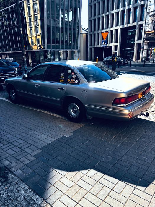 Ford Crown Vicroria