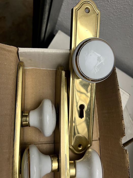 10 Puxadores vintage 70´s Dourado e porcelana