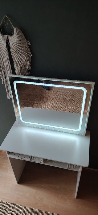 Toaletka do wizażu i makijażu