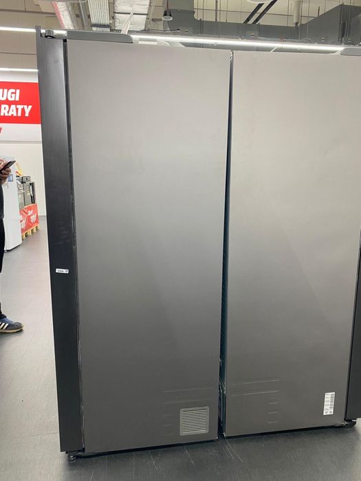 Nowa dwudrzwiowa lodówka Samsung z kostkarką! Okazja
