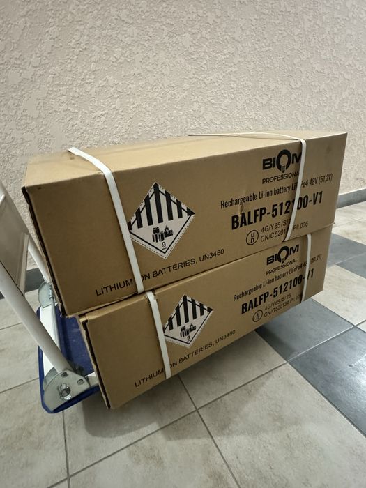 Новий комплект: Гібридний Інвертор Deye 6кВт разом з Акумулятором на 5кВт