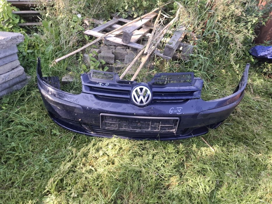 Zderzak przedni volkswagen Golf 5 V granatowy