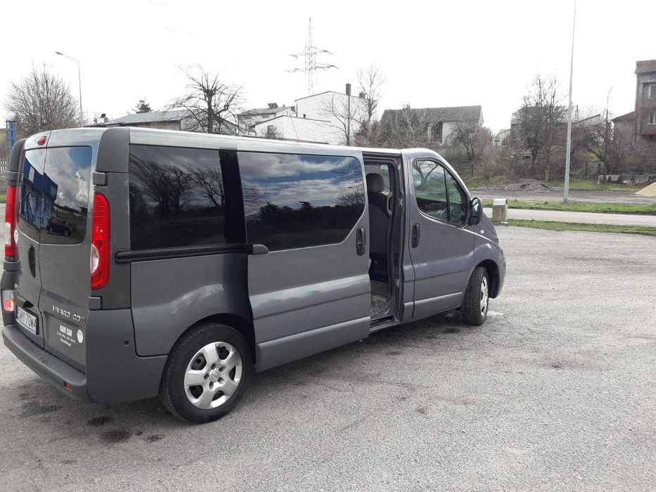 Wynajem Busa 9 osobowego