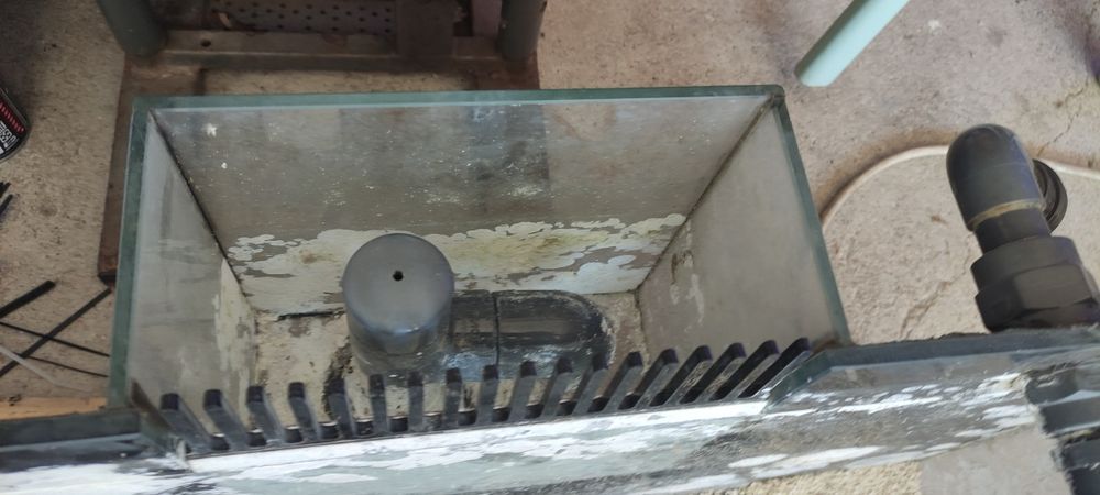 Aquário usado 60x40x30 (8mm) com caixa exterior para ligação a sump.