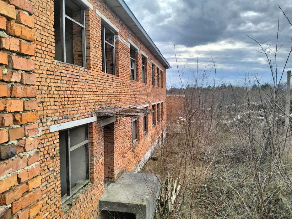 Нежитлове приміщення, адміністративний будинок