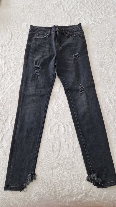 Calças pretas rasgadas, Stradivarius, Regular Waist, tamanho 38