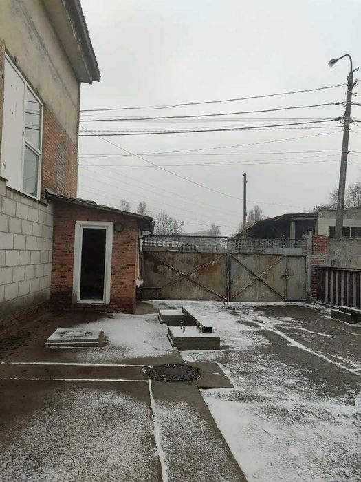 Продам виробничо - складськi примiщення по вул. Попова