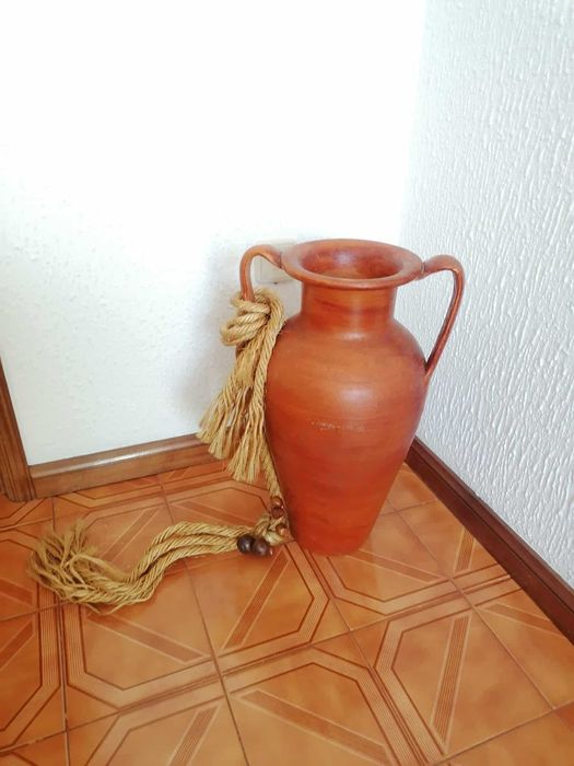 Jarrão de barro como novo