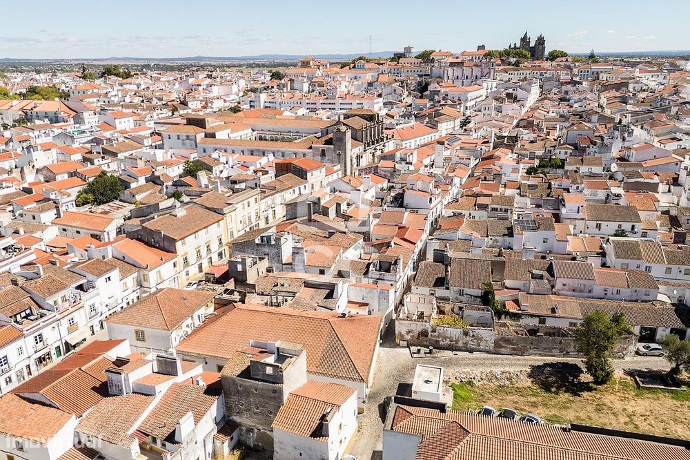 Moradia T1+1 de Rés do Chão e 1º andar no Centro Histórico de Évora