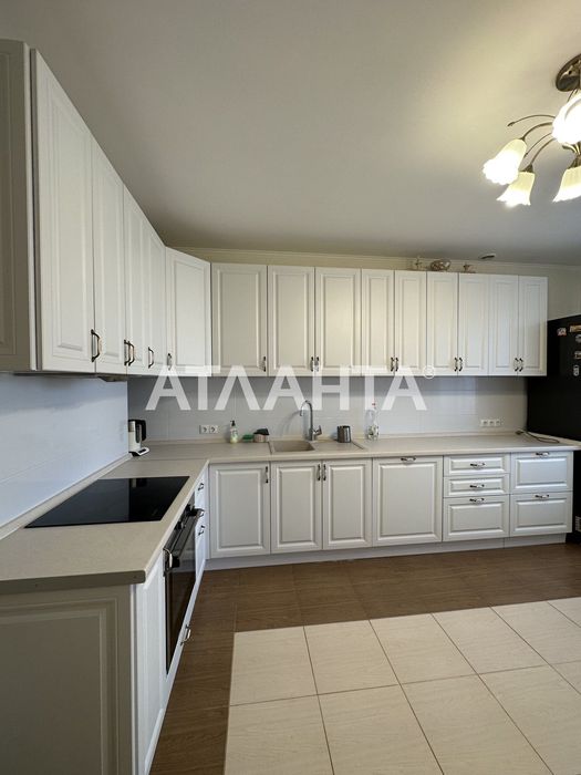 ЖК Янтарный. Котовского. 3 комн. 93 м. ТОРГ! Мебель, ремонт.