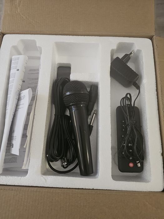 Głośnik bezprzewodowy bluetooth karaoke mikrofon pilot