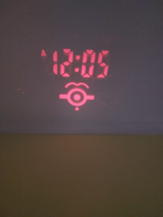 Relógio com rádio dos Minimos