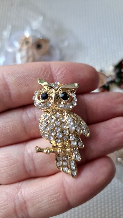 Broszki ozdobne. Nowe