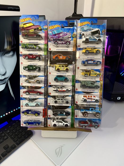 Hot Wheels розпродаж колекції. Діорами, органайзер, чохол, машинки.