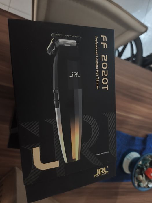 Vendo máquina de cortar cabelo  JRL