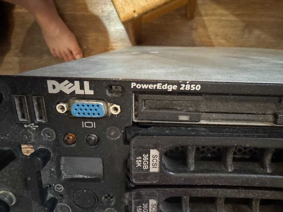 Робочий сервер dell PowerEdge 2850 emc с дисками
