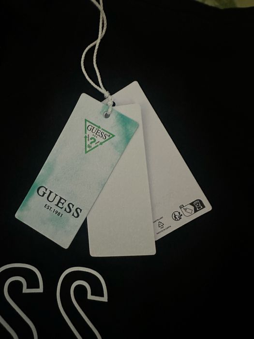 T-shirt GUESS z metką czarny nowy